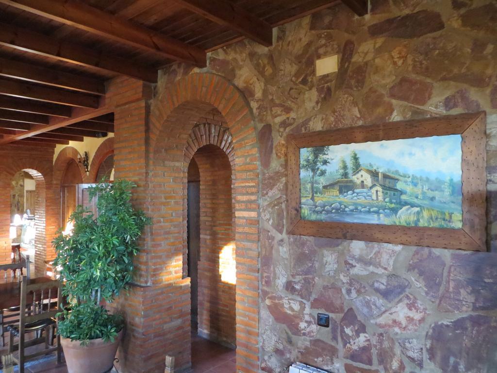Hostal Rest. Campoabierto Valencia de las Torres Bagian luar foto