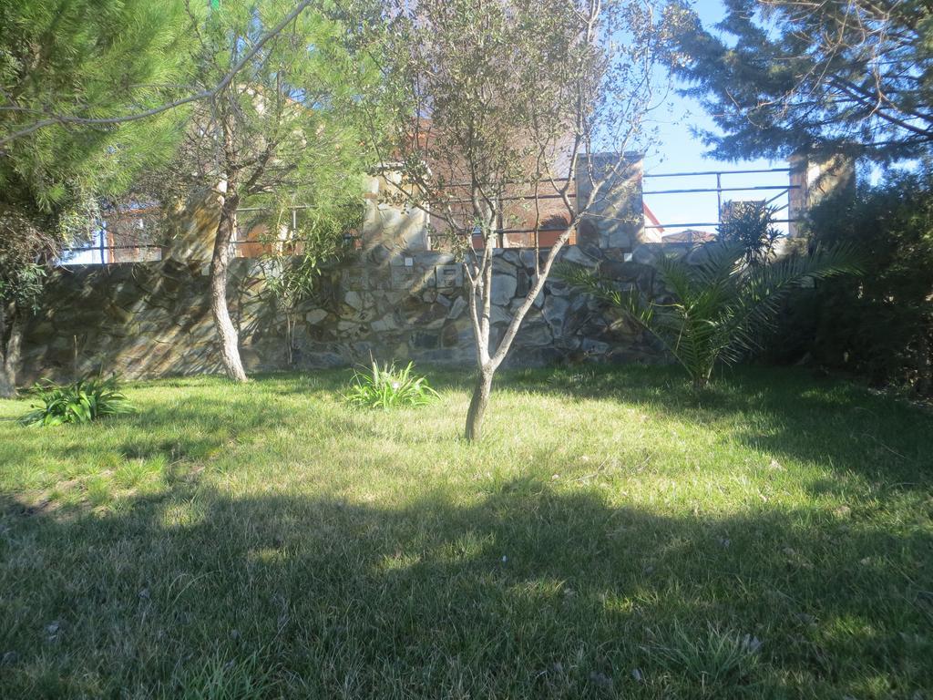 Hostal Rest. Campoabierto Valencia de las Torres Bagian luar foto